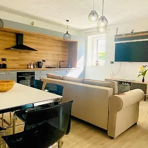 Modern With Fireplace & Stylish Kitchen Kanfanar
